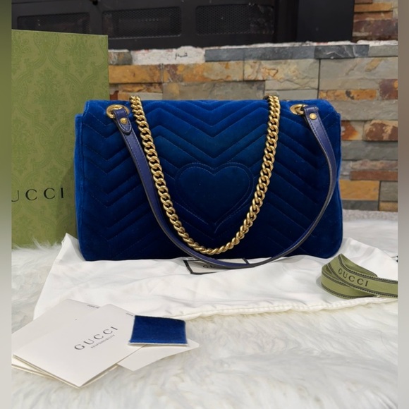 GUCCI GG Marmont Matelasse Flap Velvet Two Way Bag | Medium - Picture 3 of 17